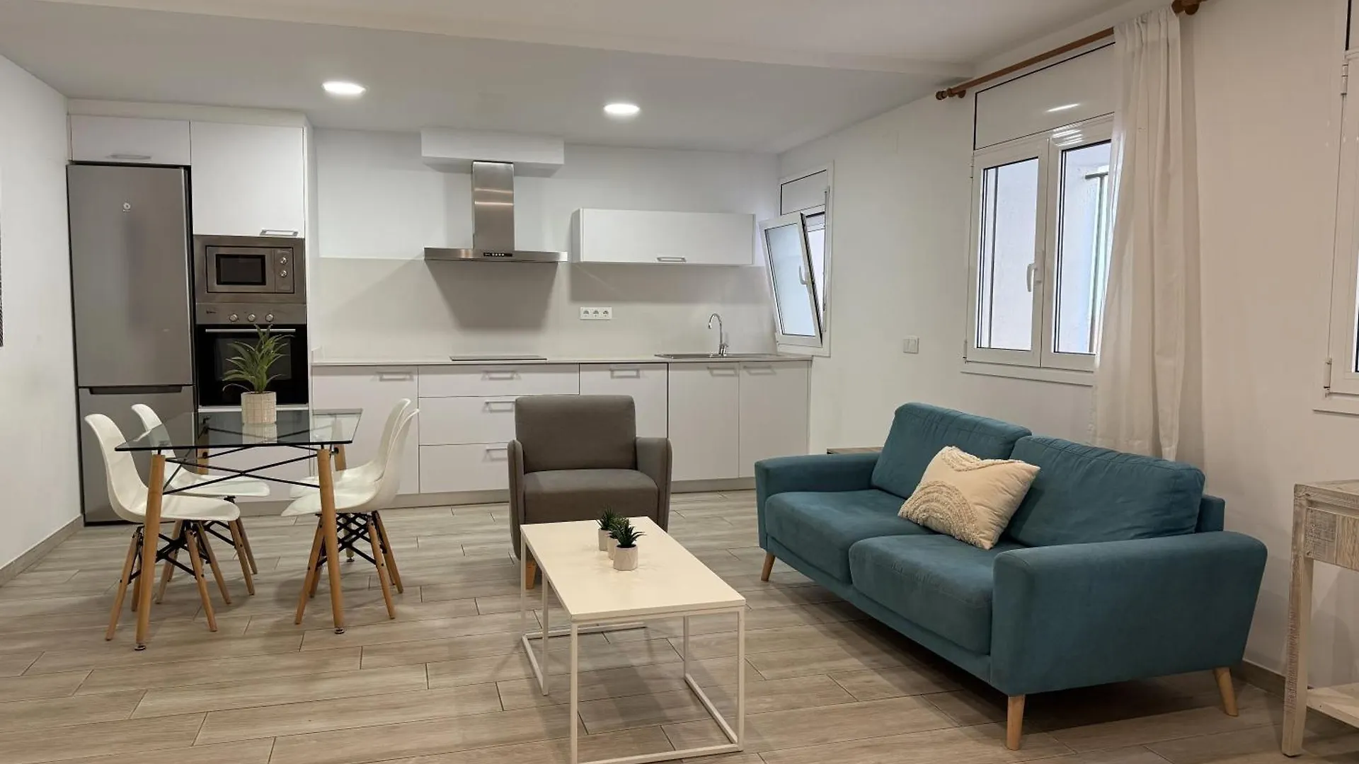 Agi Cosconilles Centro Apartment Roses
